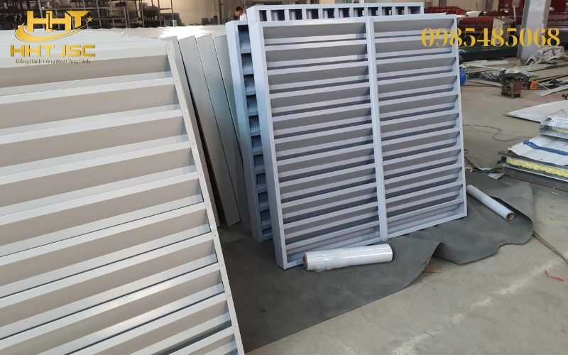 HHT JSC sản xuất cửa chớp số lượng lớn