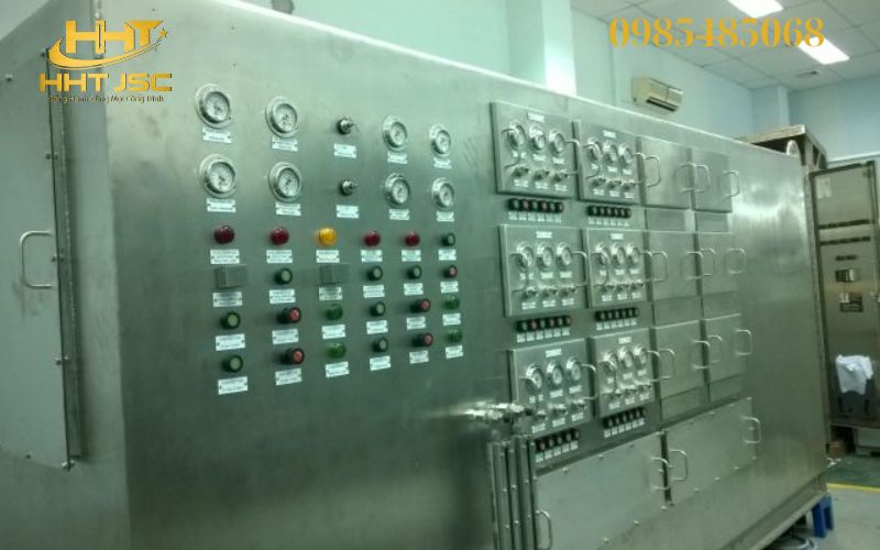 Lắp đặt vỏ tủ điện