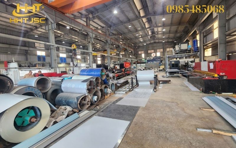 Xưởng sản xuất máng xối tôn số lượng lớn